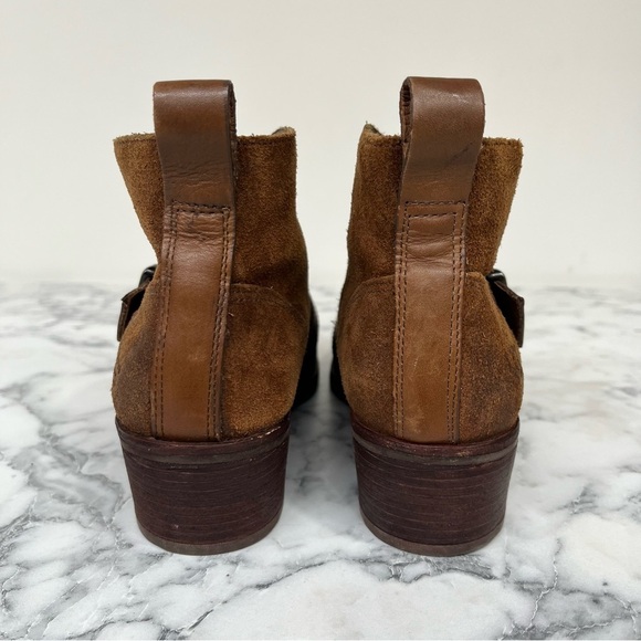 UGG Women's Wright Belted Ankle Booties Brown Suede Nubuck Leather Size 6 - Picture 3 of 12